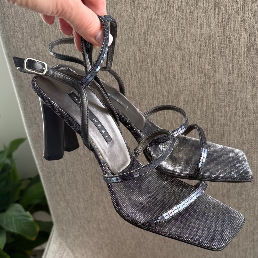 Vintage Nine West Strappy Heels Square Sequin Gun Metal Pewter Gray Black Sz 7 - Picture 4 of 17